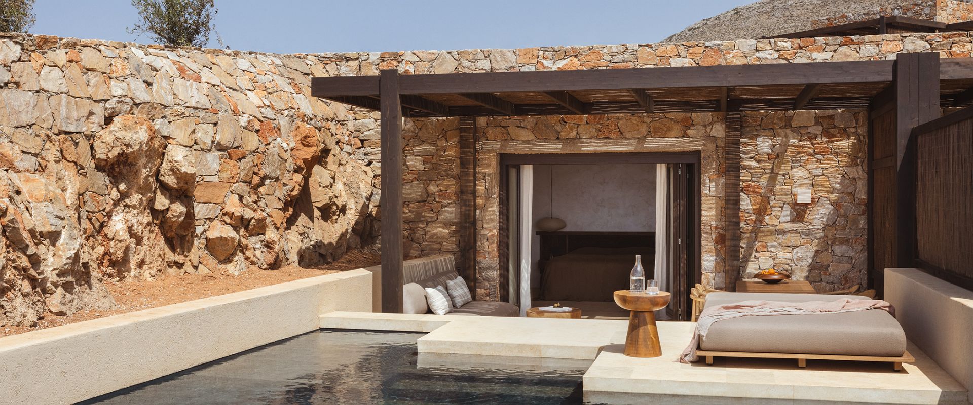 gundari   deluxe cave suite   grece