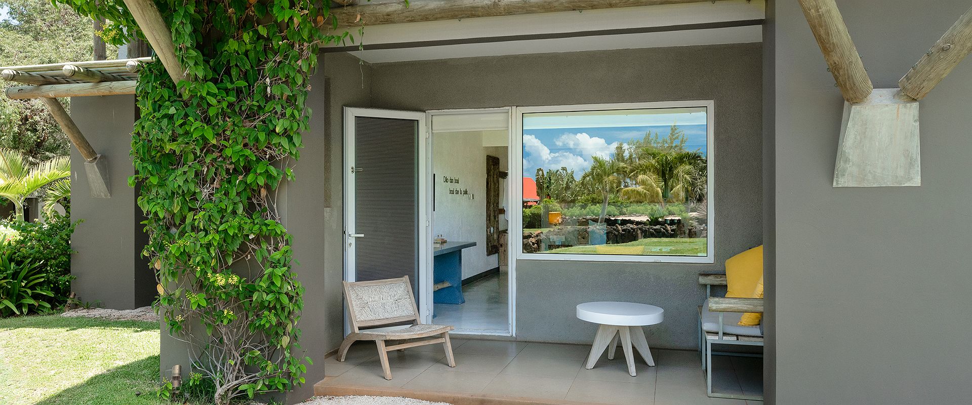 zilwa attitude   superior beachfront   ile maurice