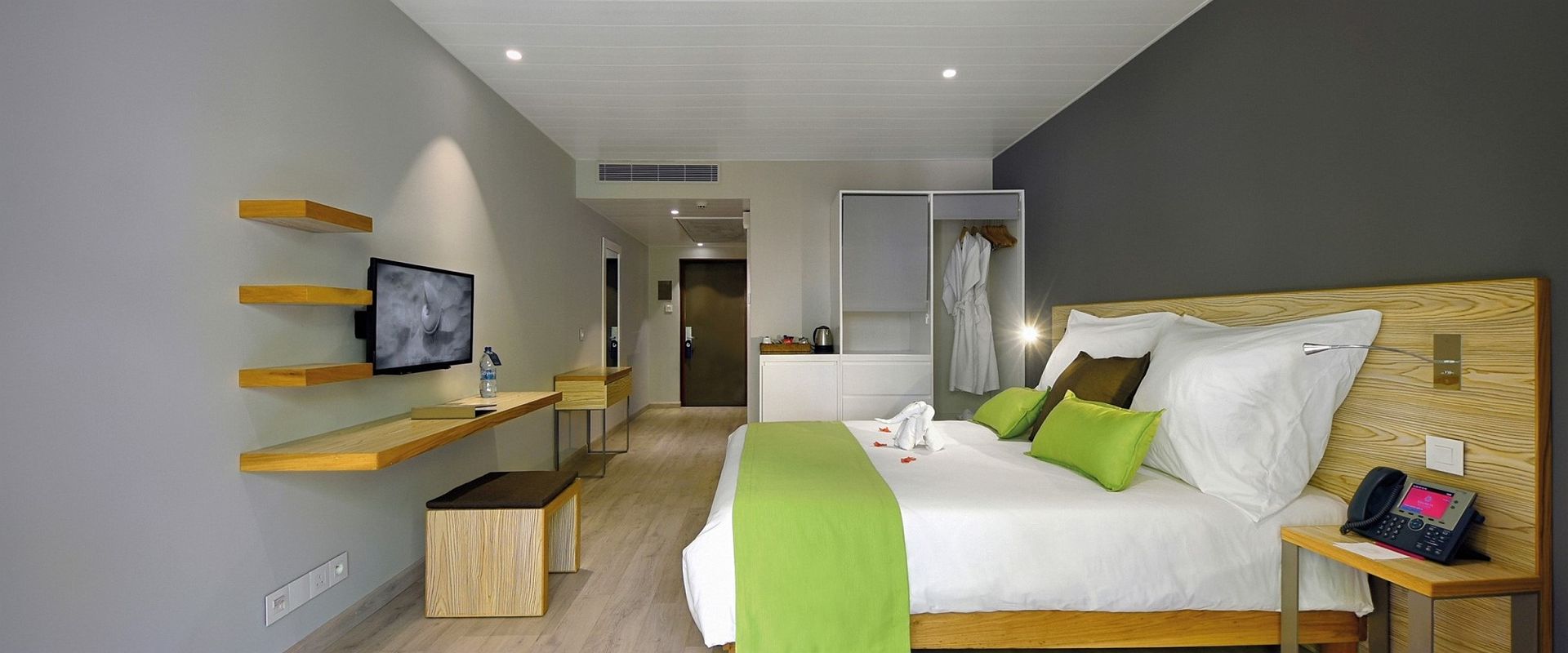   mauricia beachcomber   standard room   ile maurice