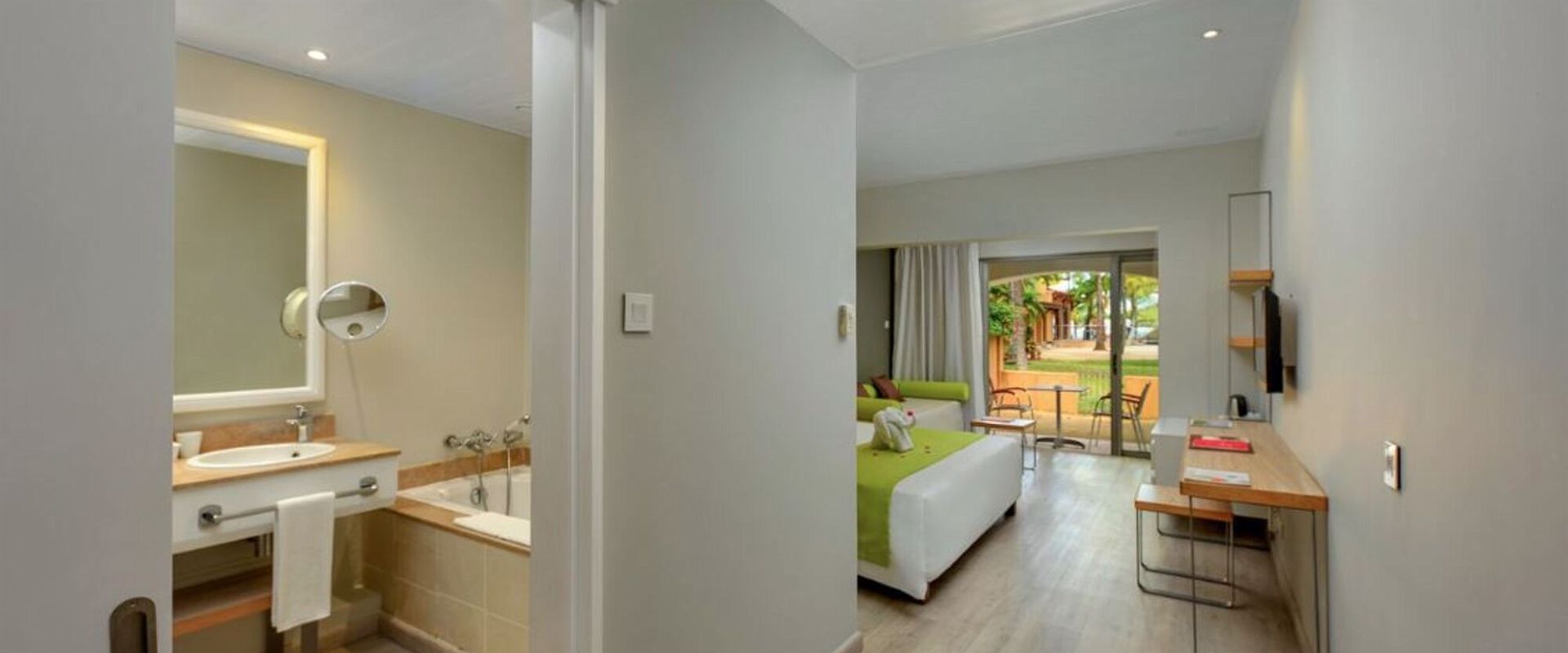 mauricia beachcomber   superior room   ile maurice