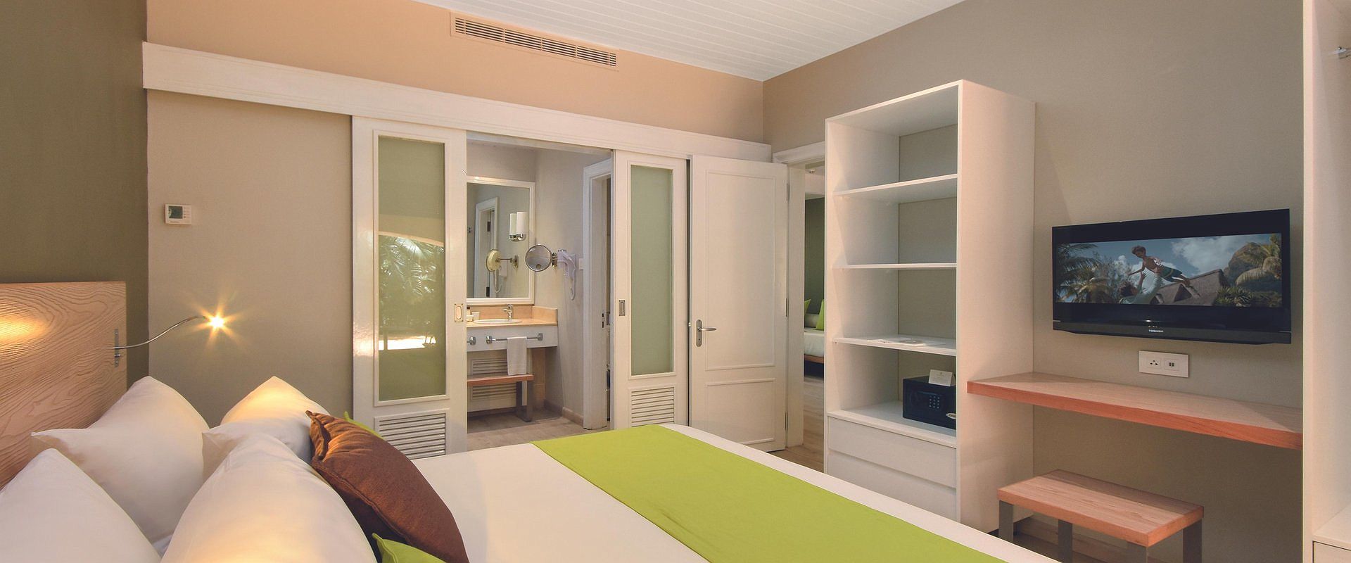 mauricia beachcomber   2 bedroom apartment  ile maurice