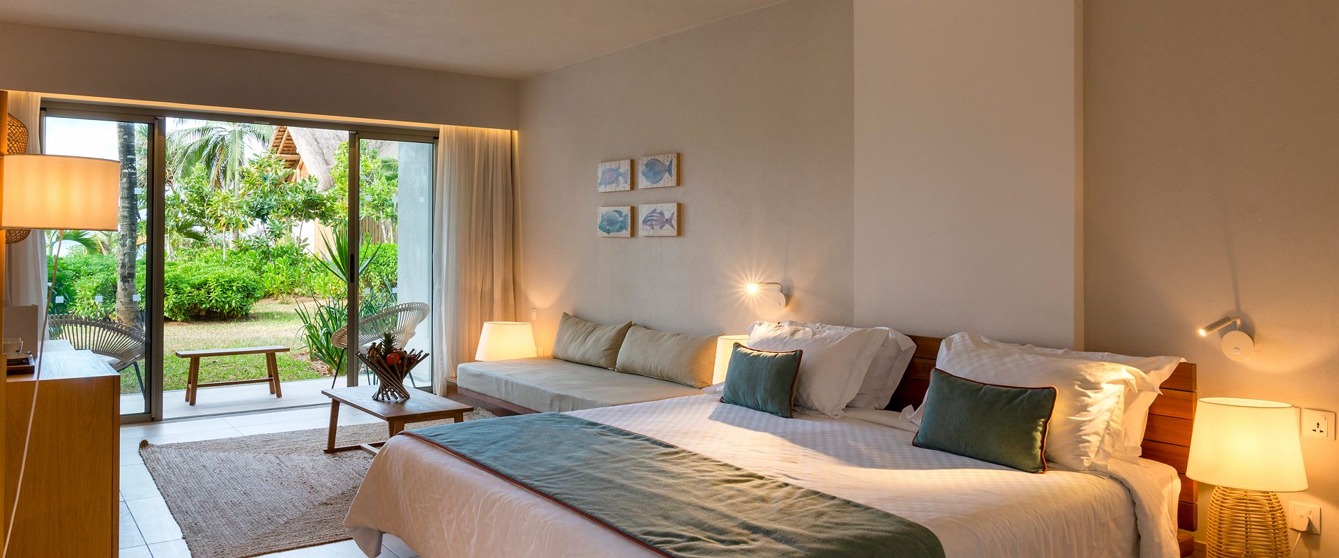 preskil island resort   premium family room   ile maurice