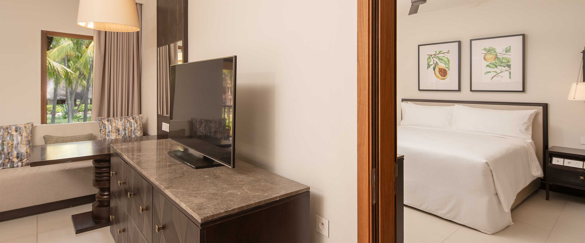 hilton mauritus resort  spa   connecting grand deluxe room   ile maurice