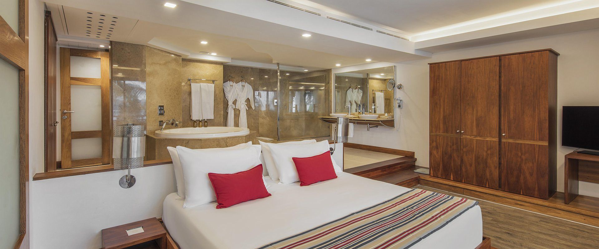 shandrani beachcomber   senior suite   ile maurice