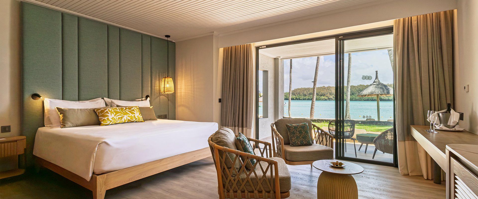 shandrani beachcomber   beach room   ile maurice