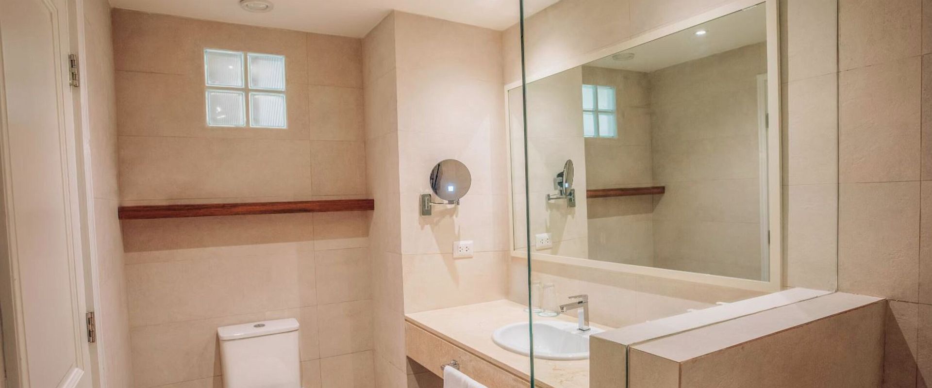 iberostar hacienda dominicus   connecting family room   republique dominicaine