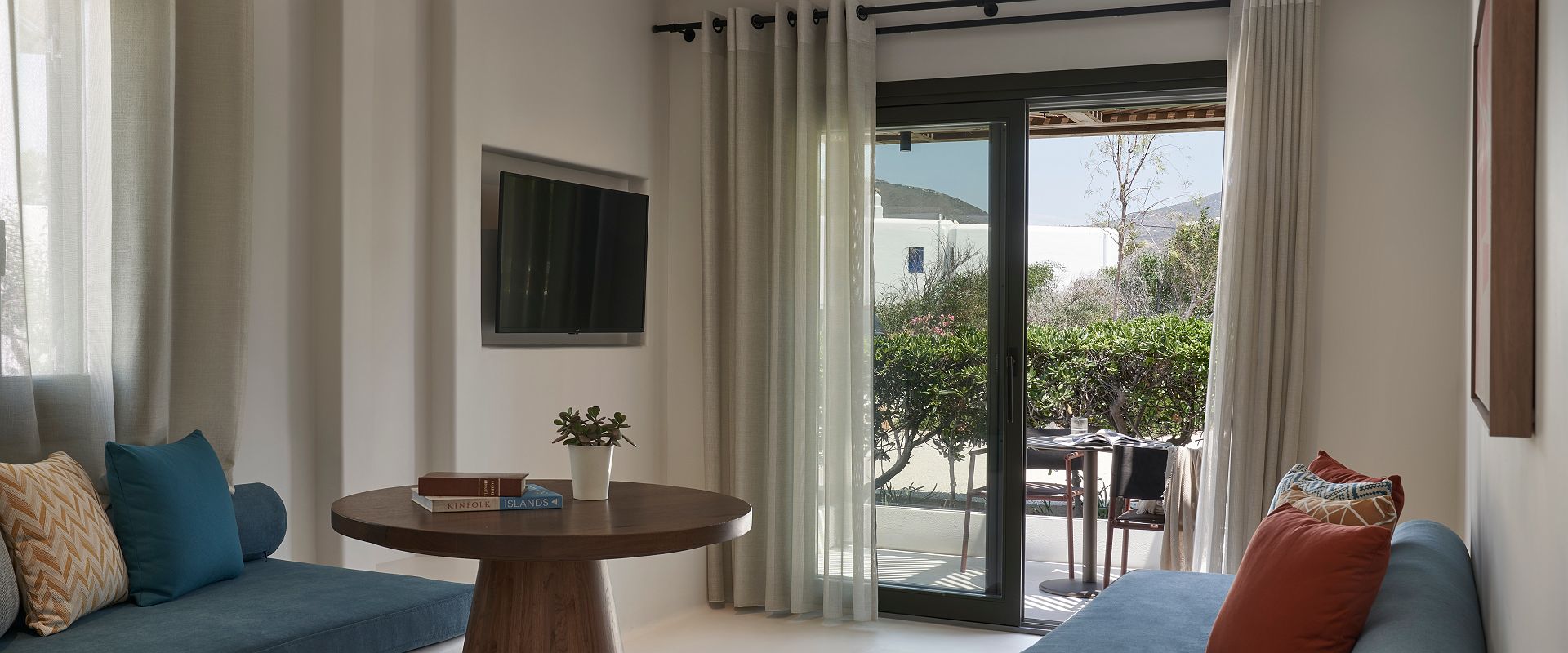 andronis minois   deluxe suite partial sea view   grece