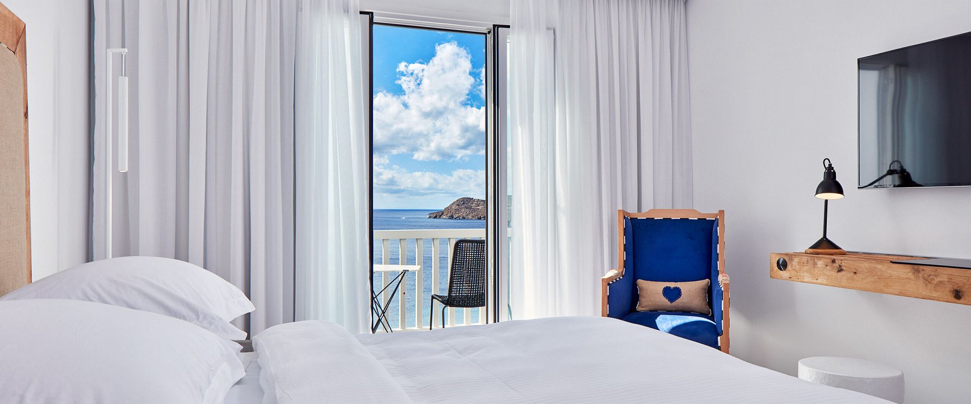 imperial myconian   premium room with private pool   grece 