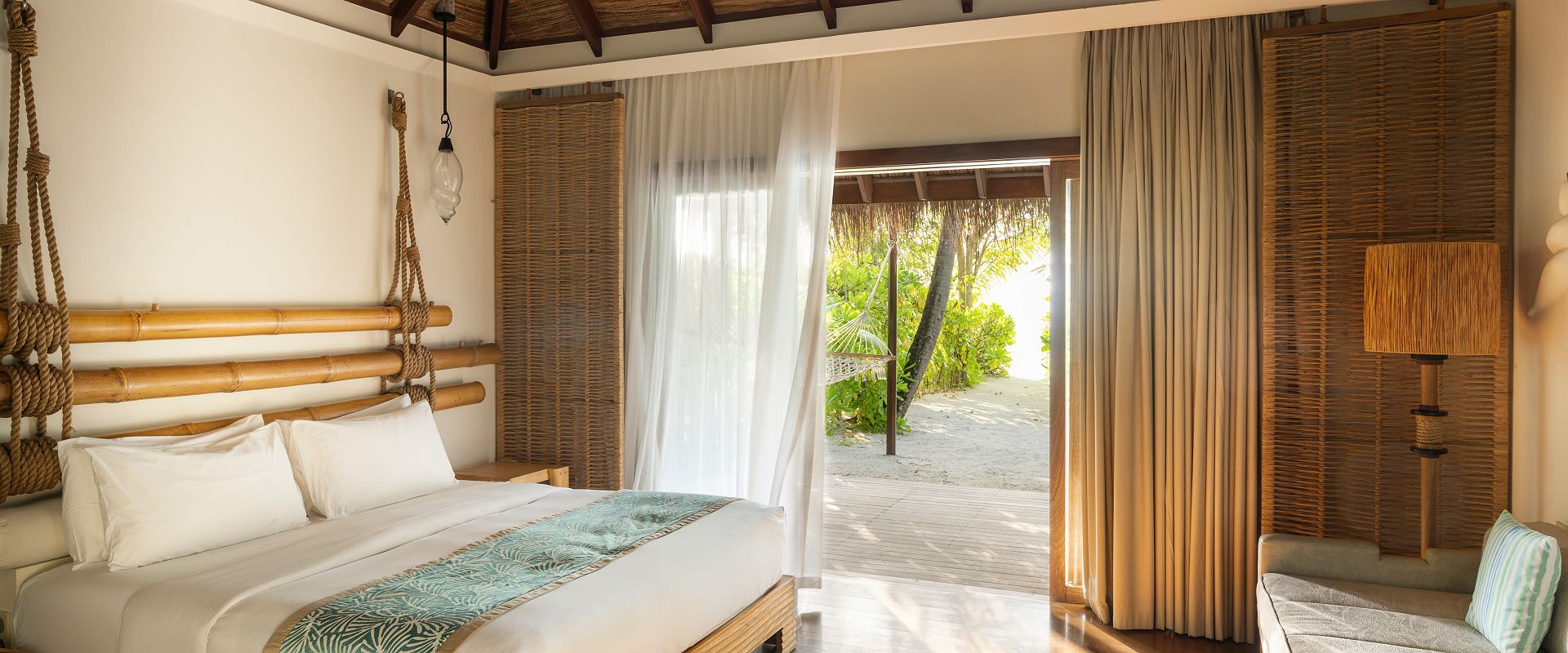 constance moofushi   beach villa  maldives