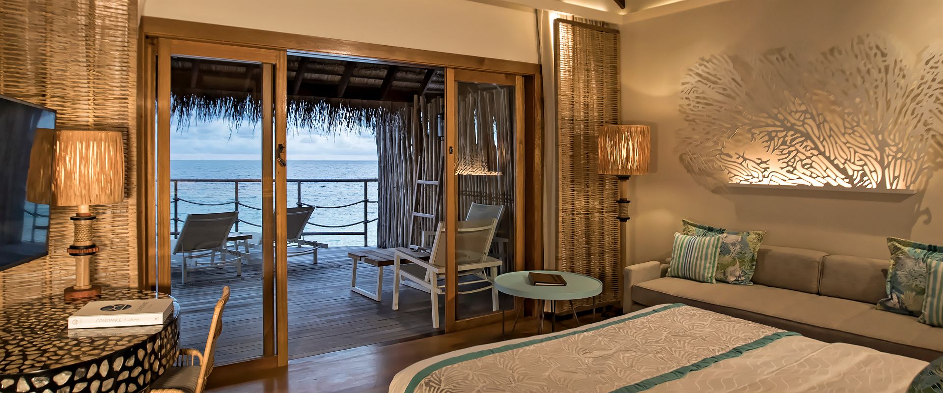constance moofushi   water villa  maldives