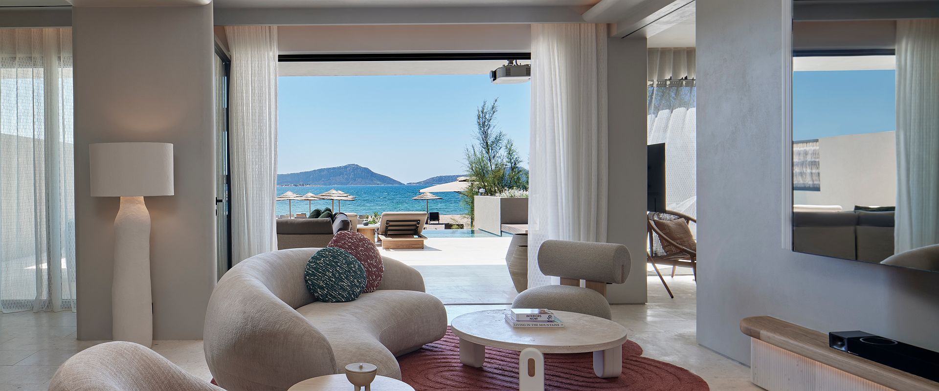w costa navarino   oasis ii beachfront infinity 3 bedrooms 2 king  grece