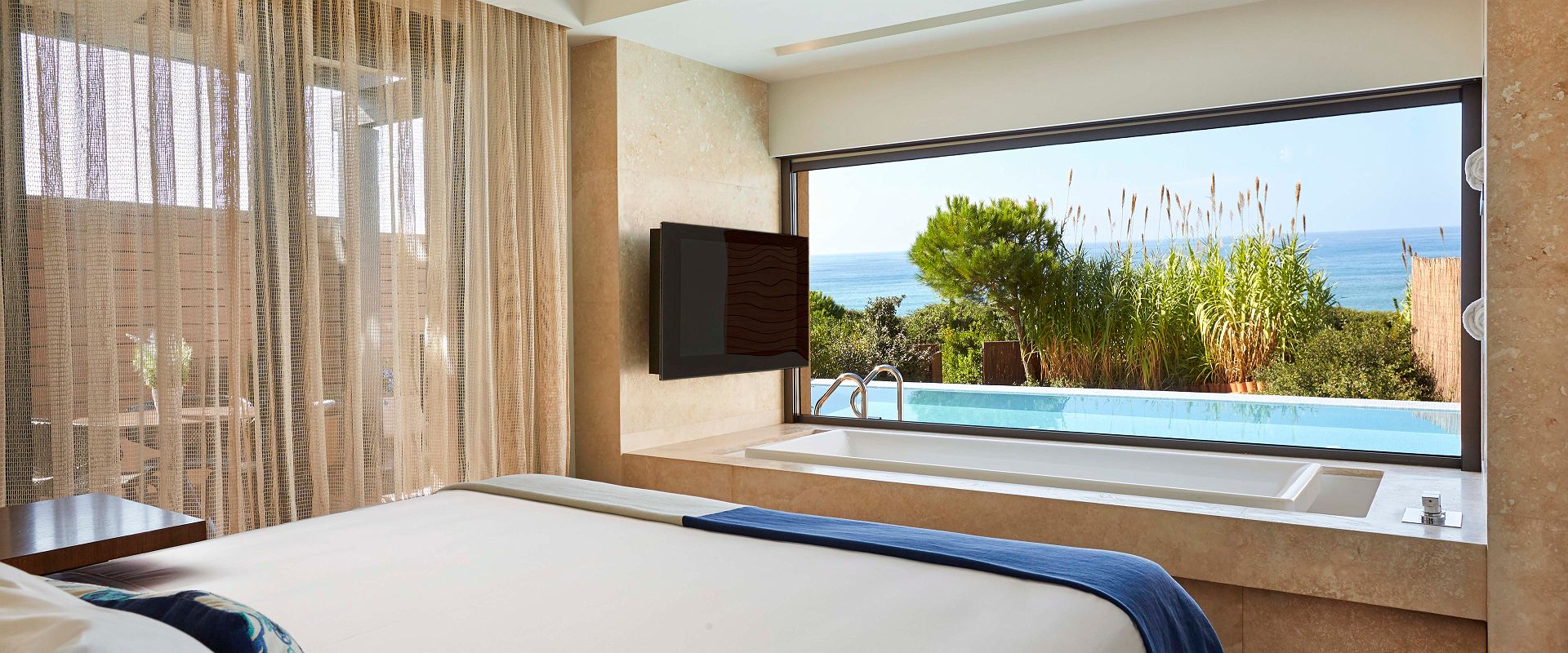 romanos costa navarino   premium grand infinity sea view   grece