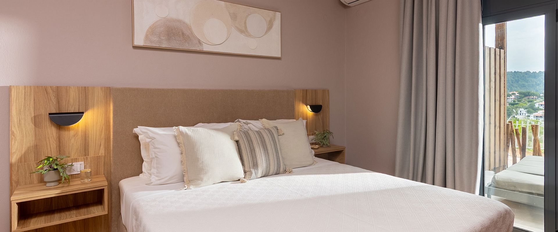 petra nera   princess suite with private jacuzzi   grece