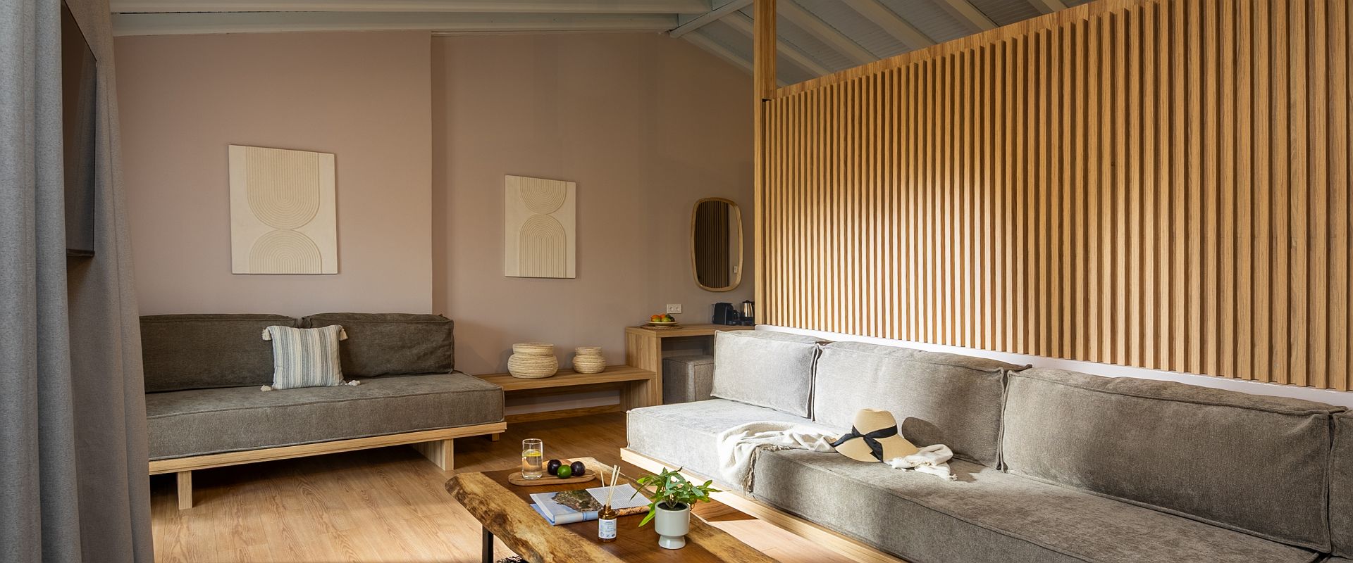   petra nera   queen suite with private pool   grece