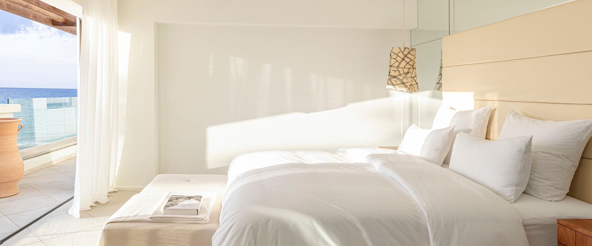   amirandes grecotel   luxury room side sea view   grece