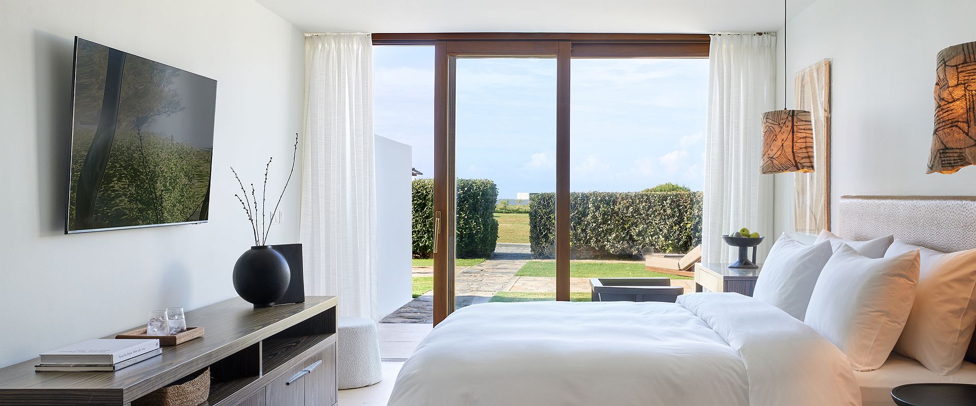 amirandes grecotel   luxury bungalow front row   grece