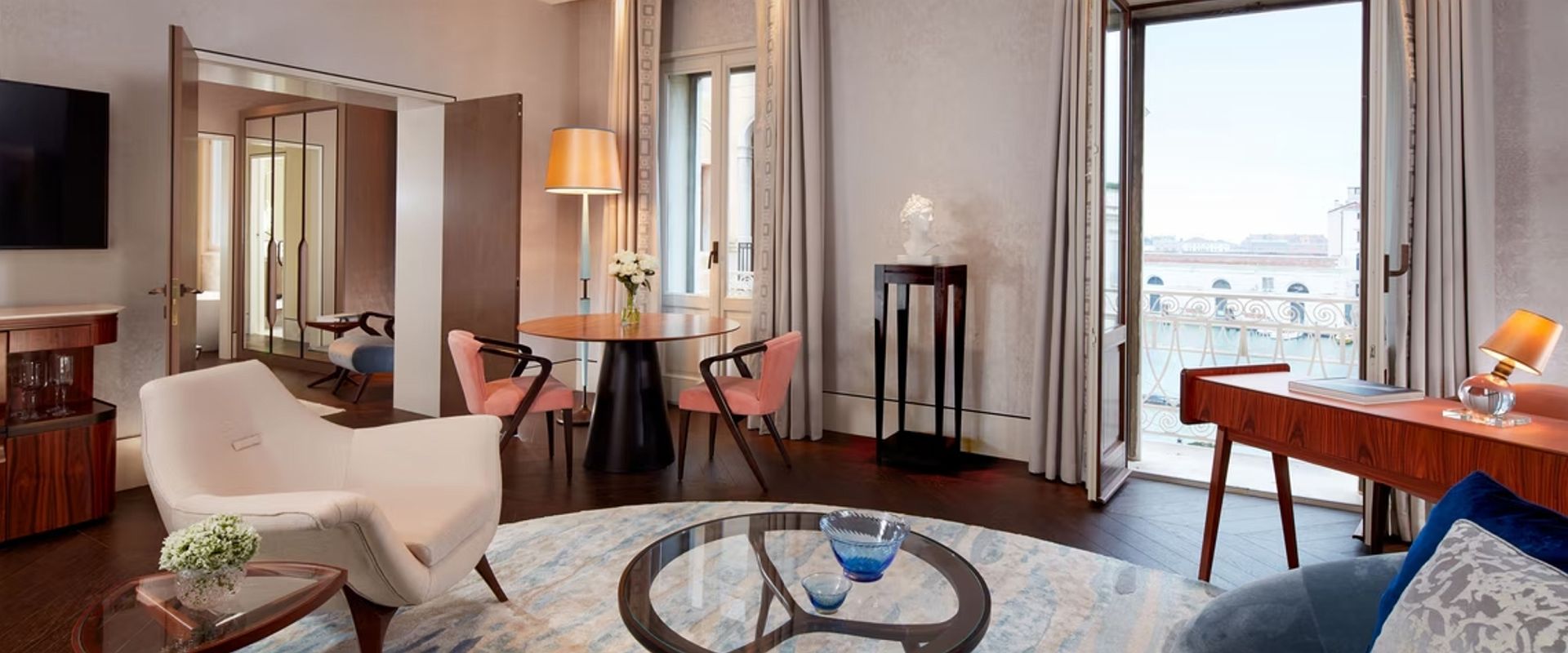   st regis venice   grand canal view suite   italie