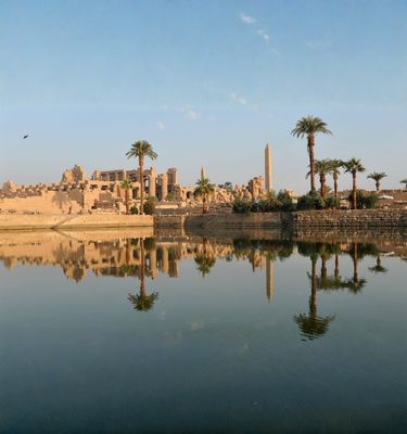Egypte - Vue sur lac et le temple de Karnak à Louxor