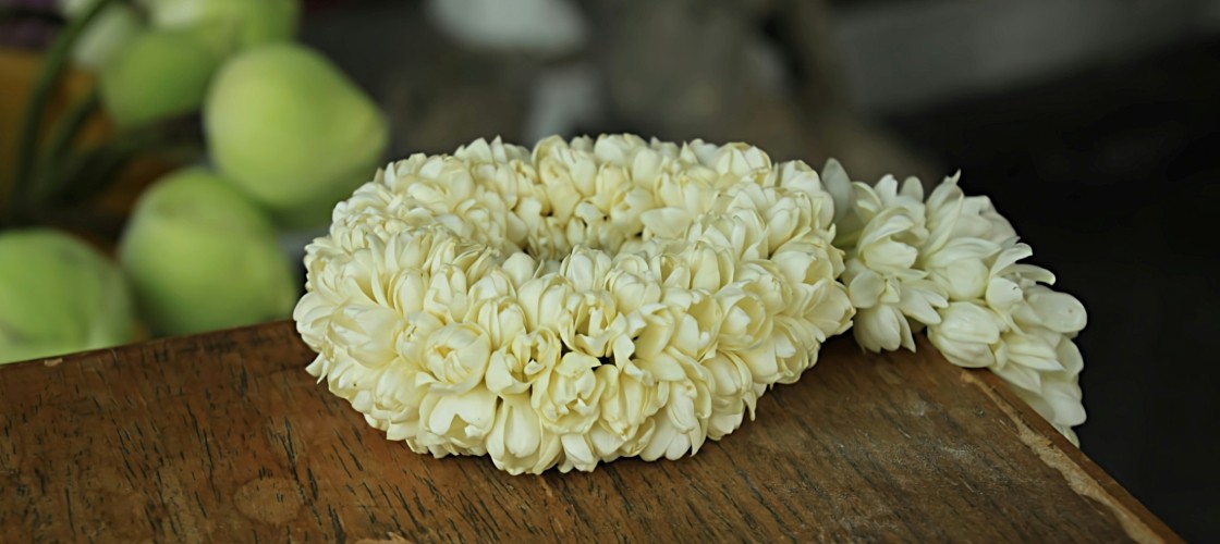 Dans l'encens et le jasmin