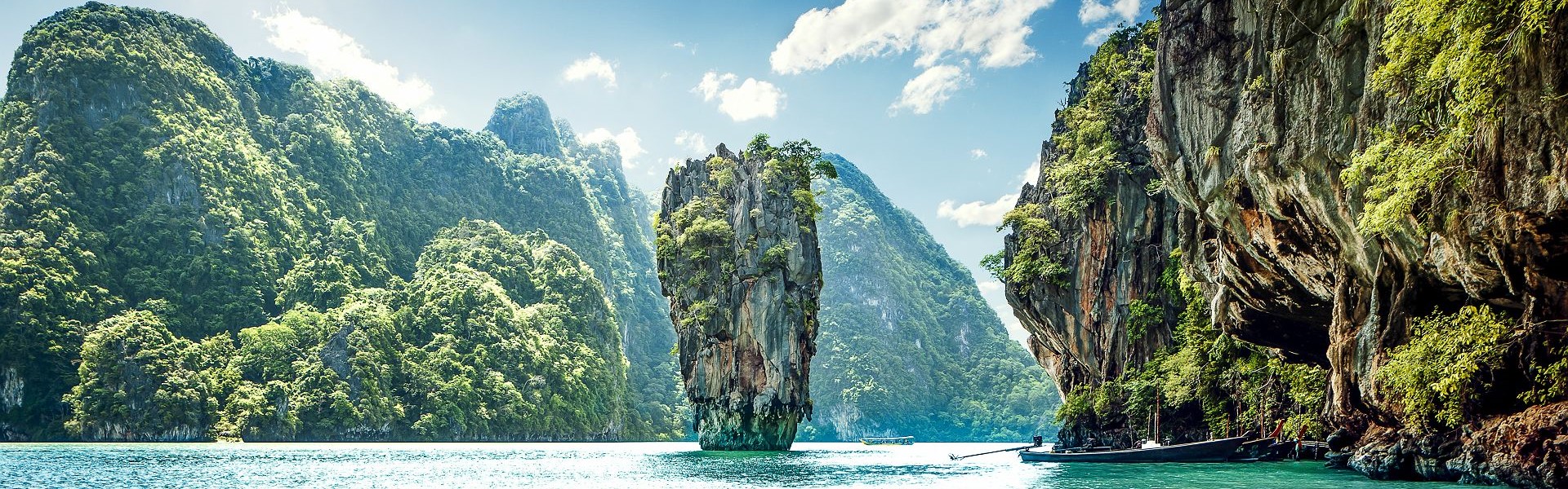khao phing kan surnommée james bond island dans la baie de phang nga au sud de la thaïlande