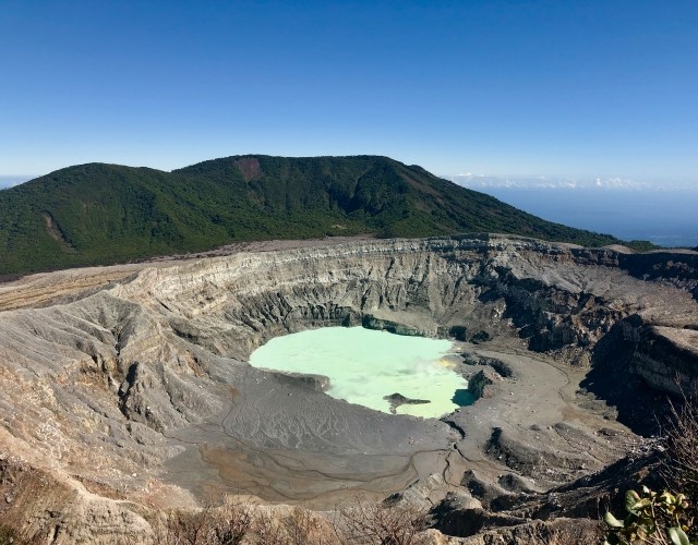 randonnée cratère du volcan poas