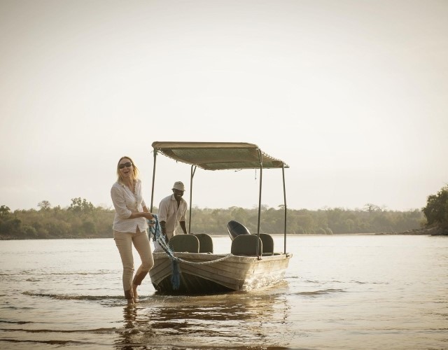 safari en bateau rivière rufiji parc national de nyerere en tanzanie