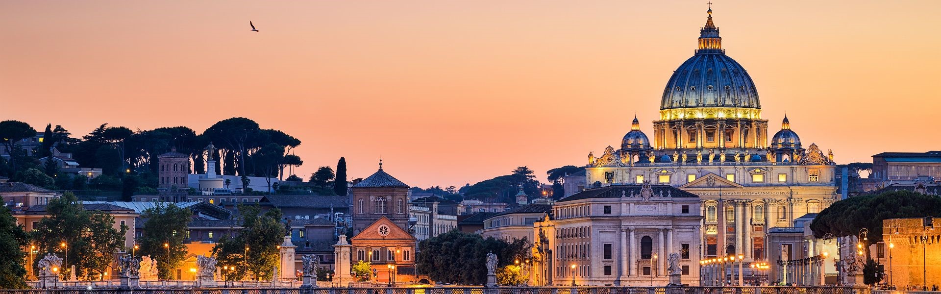 la basilique saint-pierre du vatican à rome au soleil couchant