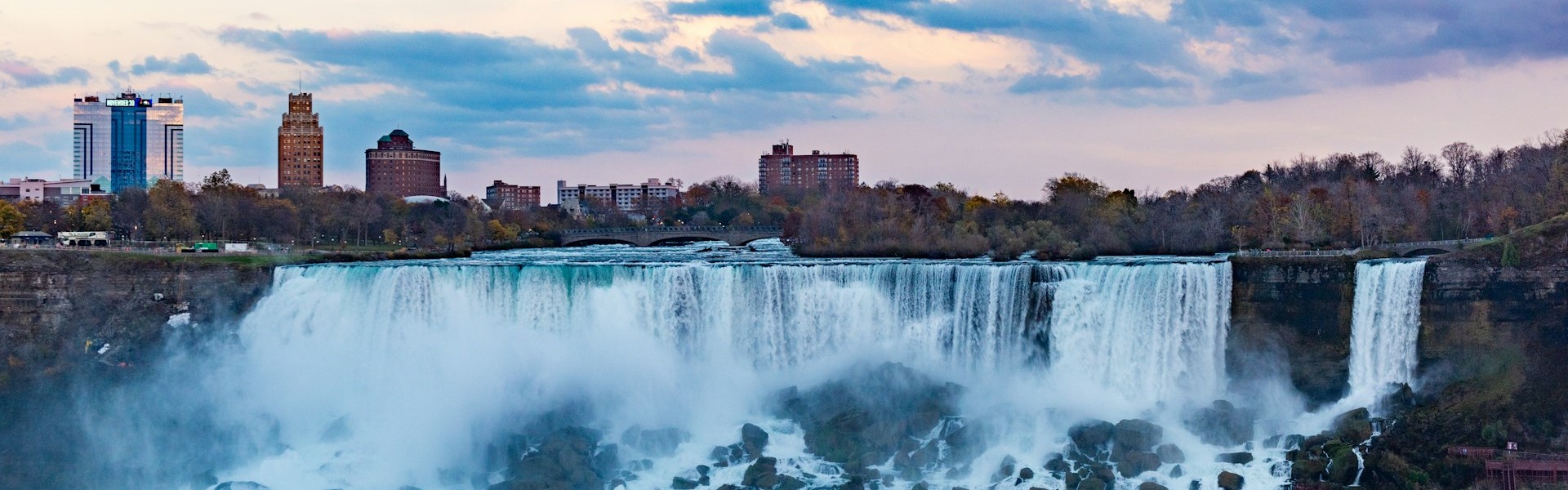 chutes du niagara en ontario canada