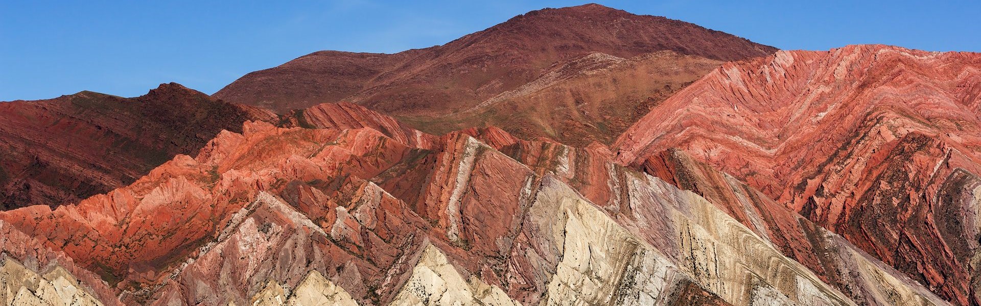 chaîne de montagnes serranía de hornocal au nord-ouest de l'argentine