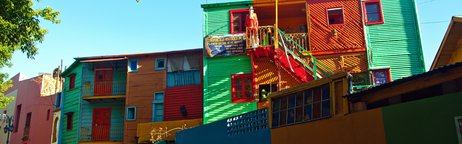 couleurs des façades du quartier de la boca à buenos aires