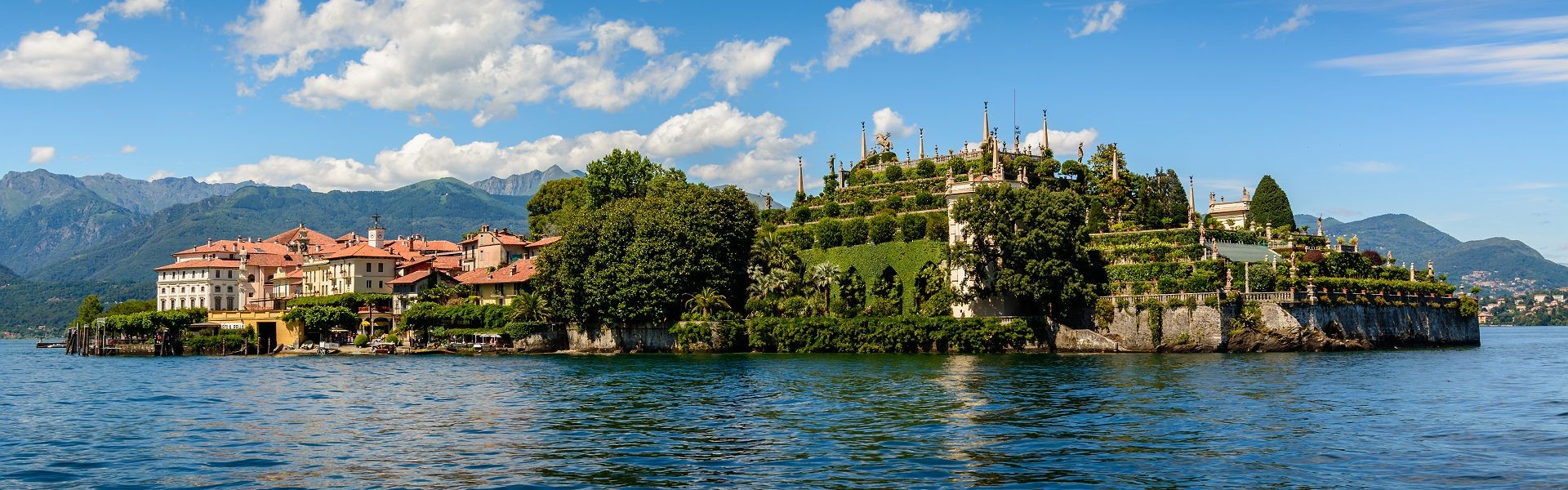 isola bella et le palais de la famille borromeo entourés du lac majeur - grands lacs italiens