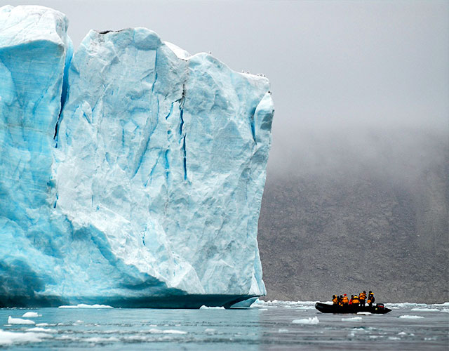 Navigation au Perito Moreno