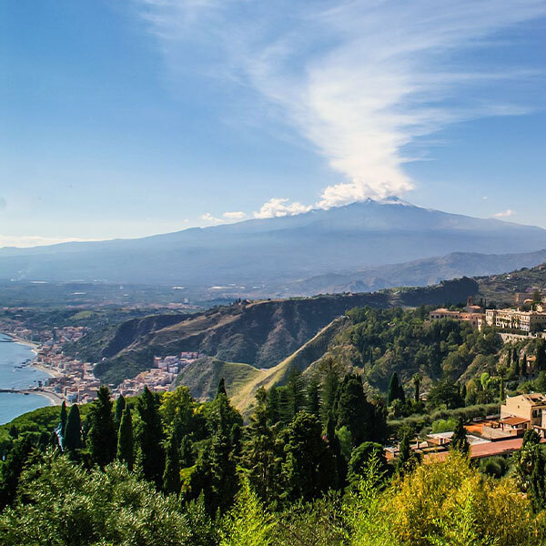 circuit romance sicilienne de la mer aux oliviers - l'Etna depuis Taormina