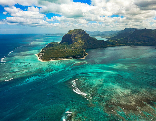 Survol de l'île Maurice et de son lagon