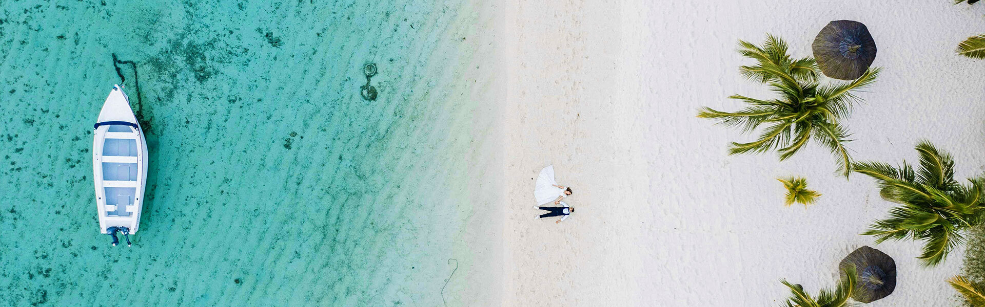 Détente en amoureux au bord du lagon mauricien