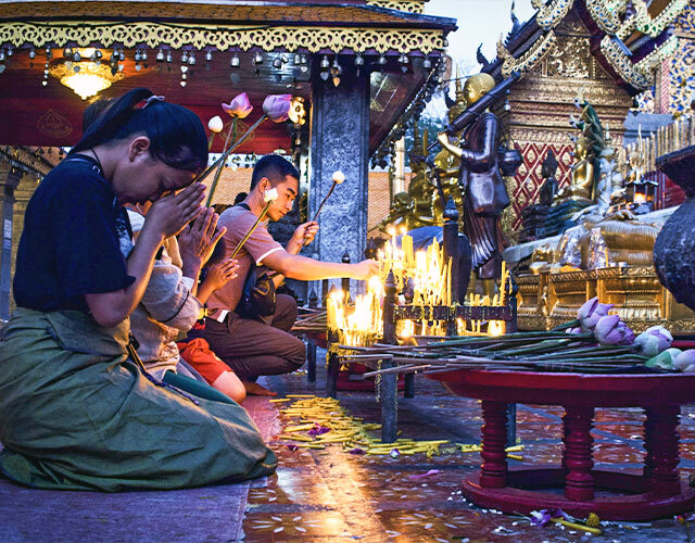 Prieurs lors d'une visite culturelle guidée de Chiang Mai