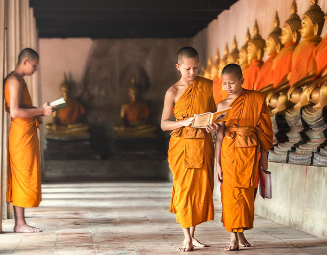 Rencontre avec les jeunes moins des temples d’Ayutthaya