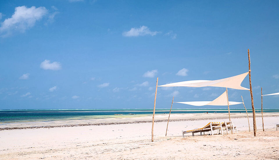 aller plus loin plage zanzibar