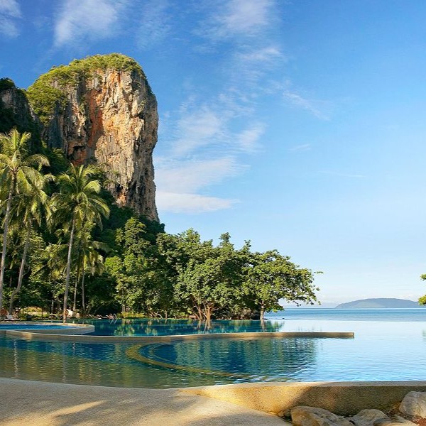 SÉJOUR BALNÉAIRE AU RAYAVADEE KRABI HOTEL RESORT