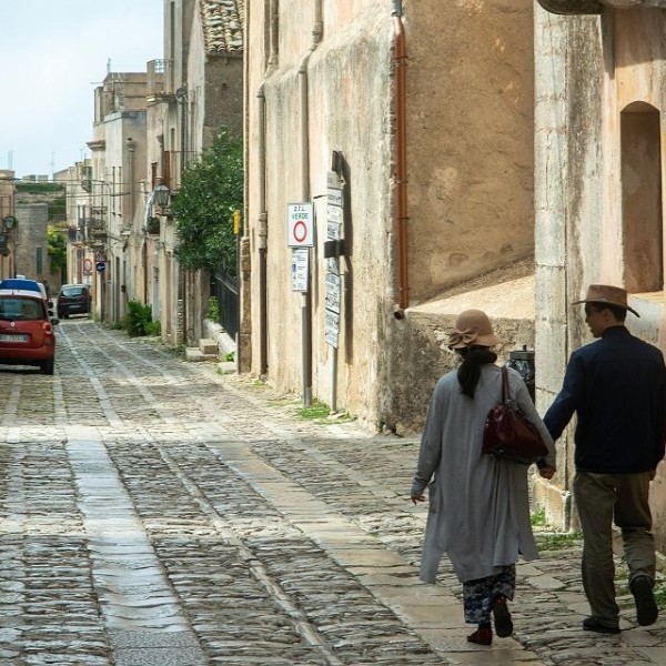 ROMANCE SICILIENNE, DE LA MER AUX OLIVIERS