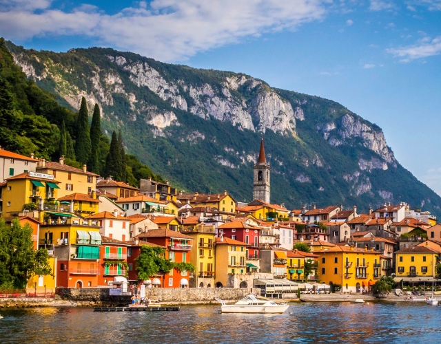 balade en bateau sur le lac de côme - grands lacs italiens