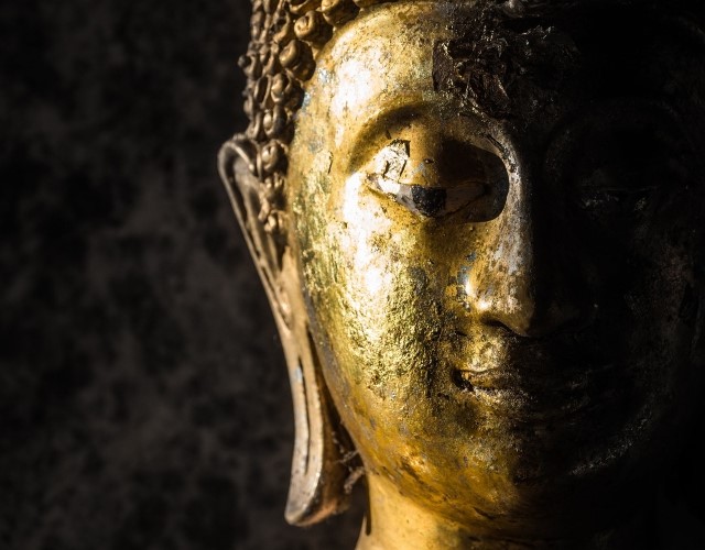statue de bouddha au temple wat prathat doi suthep à chiang mai dans le nord de la thaïlande